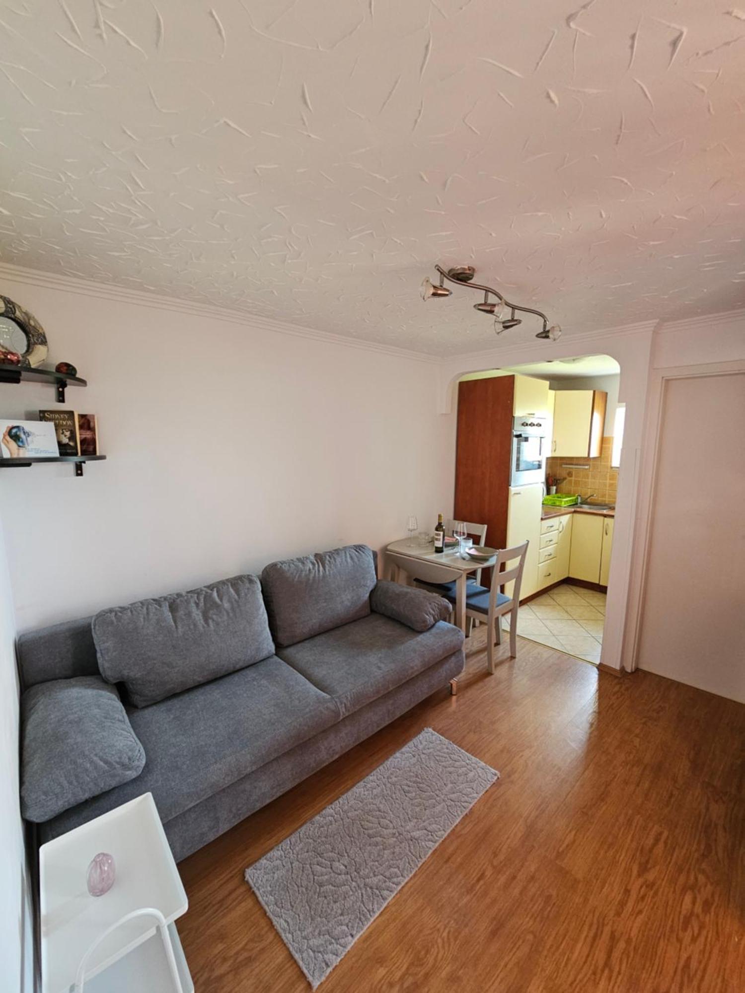 17 Apartment
